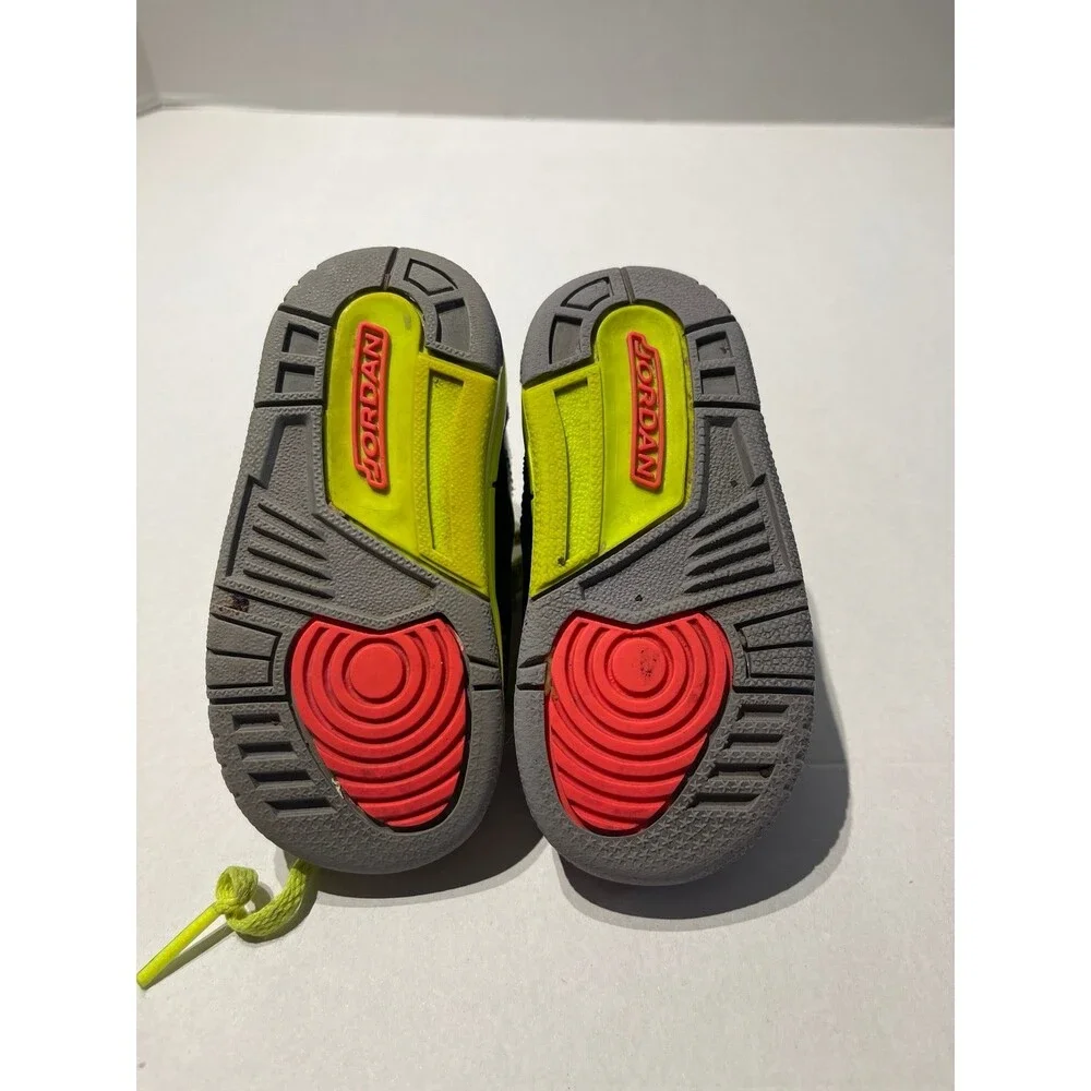Jordan 3 Retro 832033-039 Black/Atomic Red/Cement Grey/Volt Size 5C